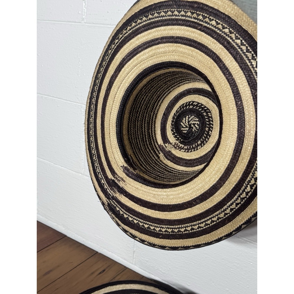 Lot of 3 Colombian Sombrero Vueltiao Wide Brim Straw Hats Black Cream Woven - Picture 9 of 10